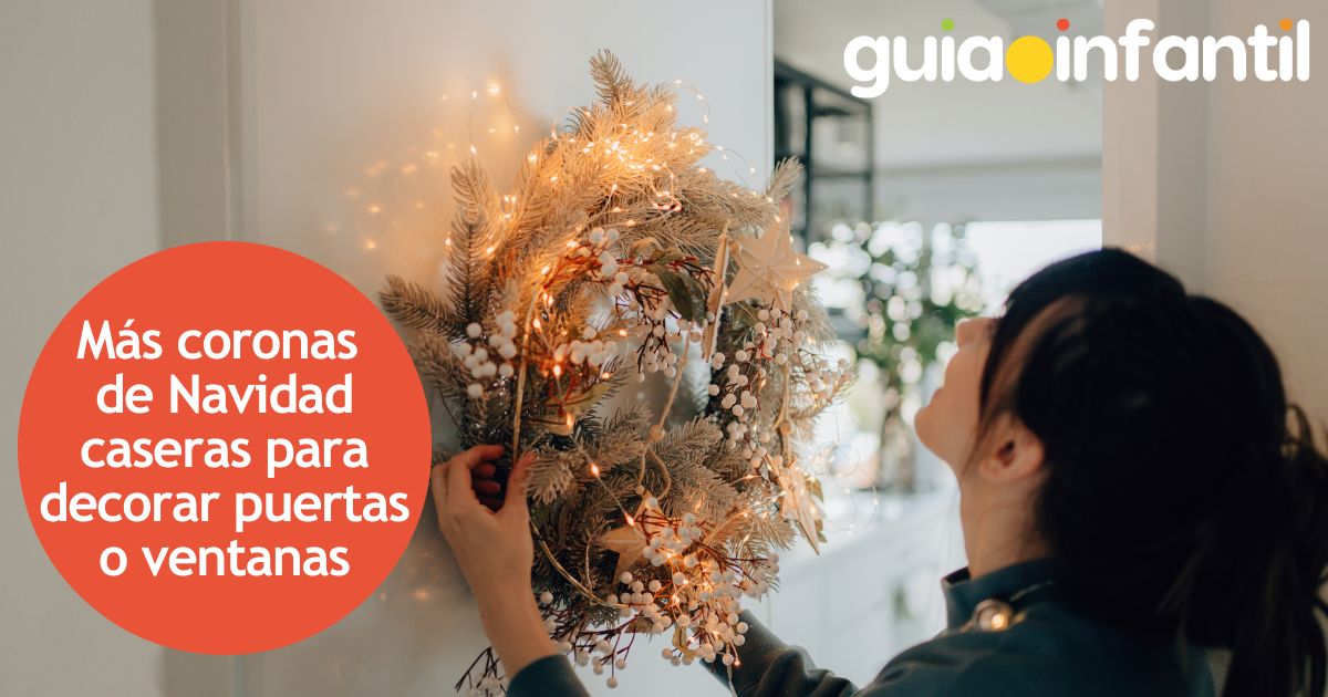 Coronas navideñas para puertas con material reciclado