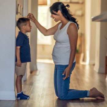 Qué puedo hacer para que mi hijo sea más alto - Niños de estatura baja