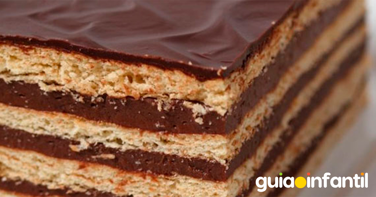 Tarta rápida de galletas María y chocolate. Recetas de navidad