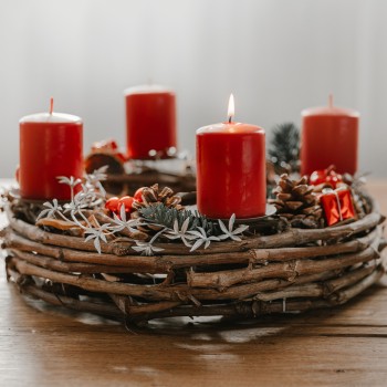 Cómo hacer una corona de Adviento y explicar qué significa a los niños