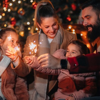 ¡Feliz año nuevo 2025, hijo mío! 63 frases para felicitar a tus niños