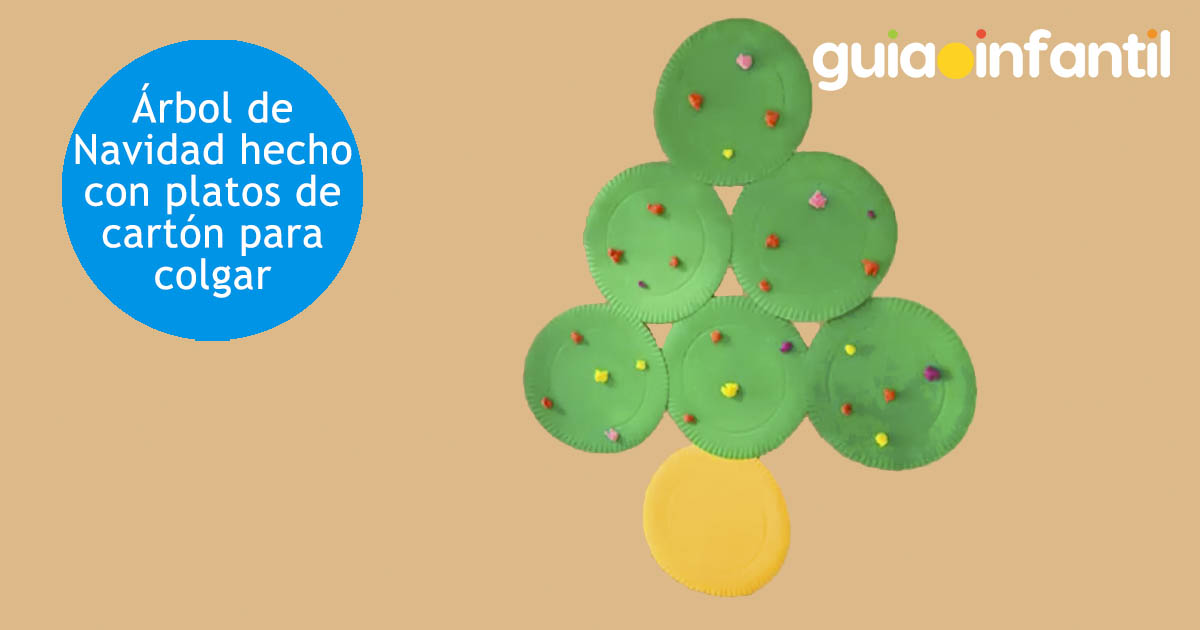 arbol navideño con platos de carton