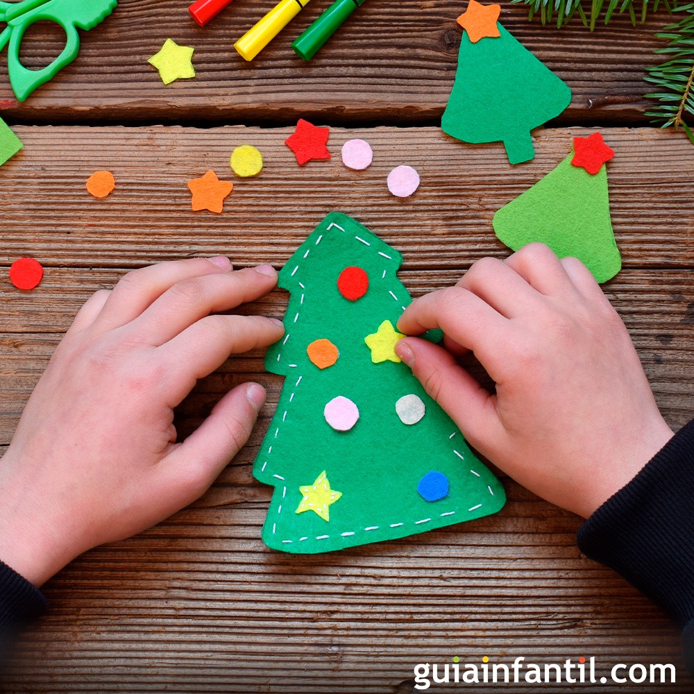 Manualidades con fieltro y foami - Árbol de Navidad sencillo y fácil, image size:1000x1000