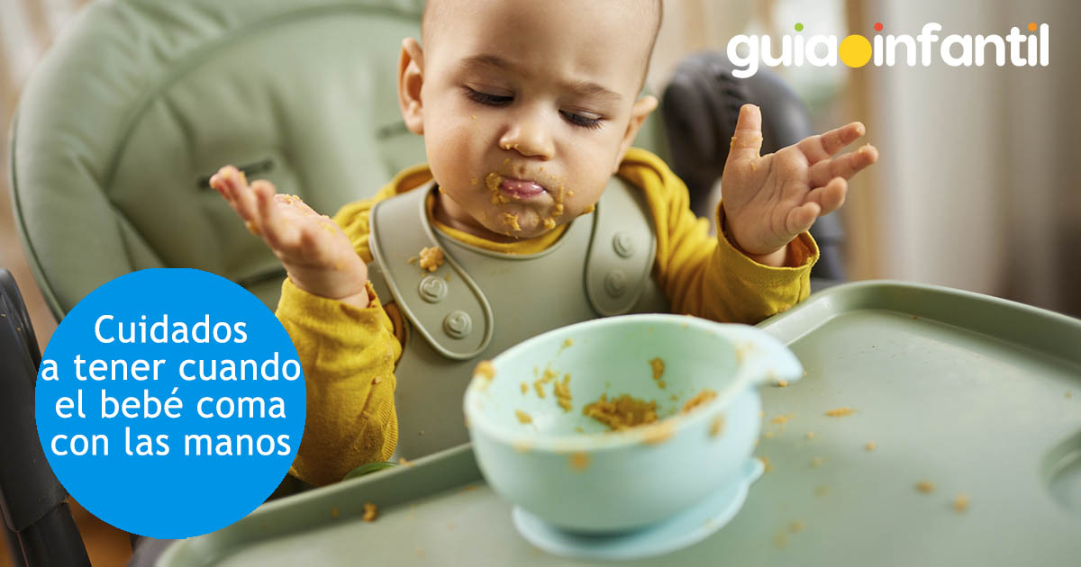 como ayudar al bebé a comer con las manos