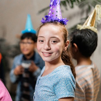 Frases de cumpleaños para niños que cumplen 10 años para darles alegría