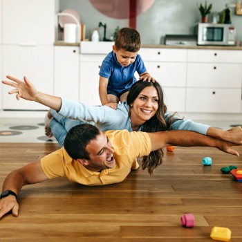 27 divertidísimos retos en casa que son un desafío para niños y padres