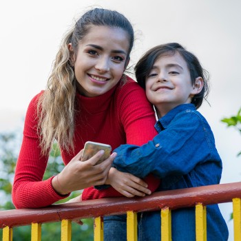 Apoyos económicos y beneficios para madres solteras en Ecuador 2025