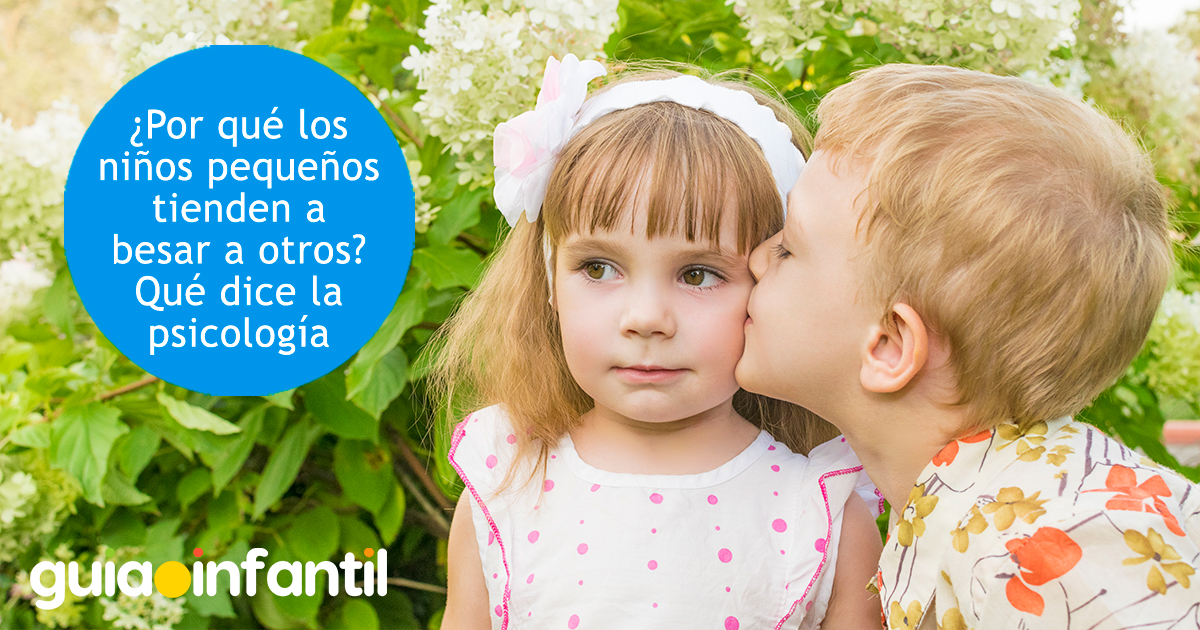 Por qué los niños besan a otros