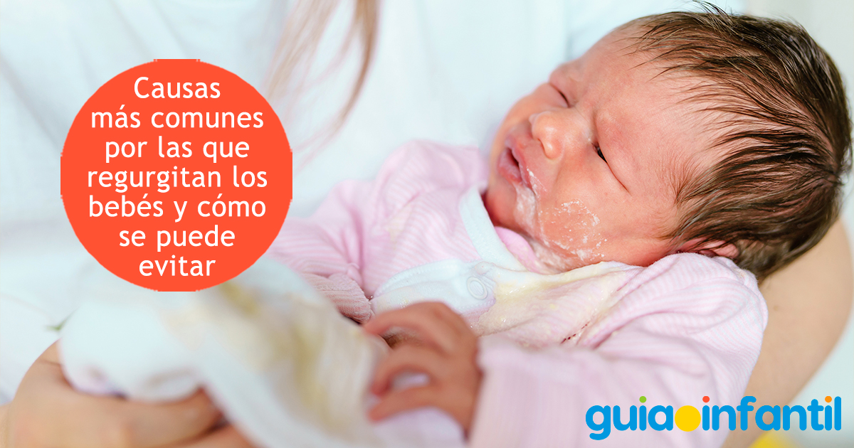 Causas comunes por las que regurgitan los bebés