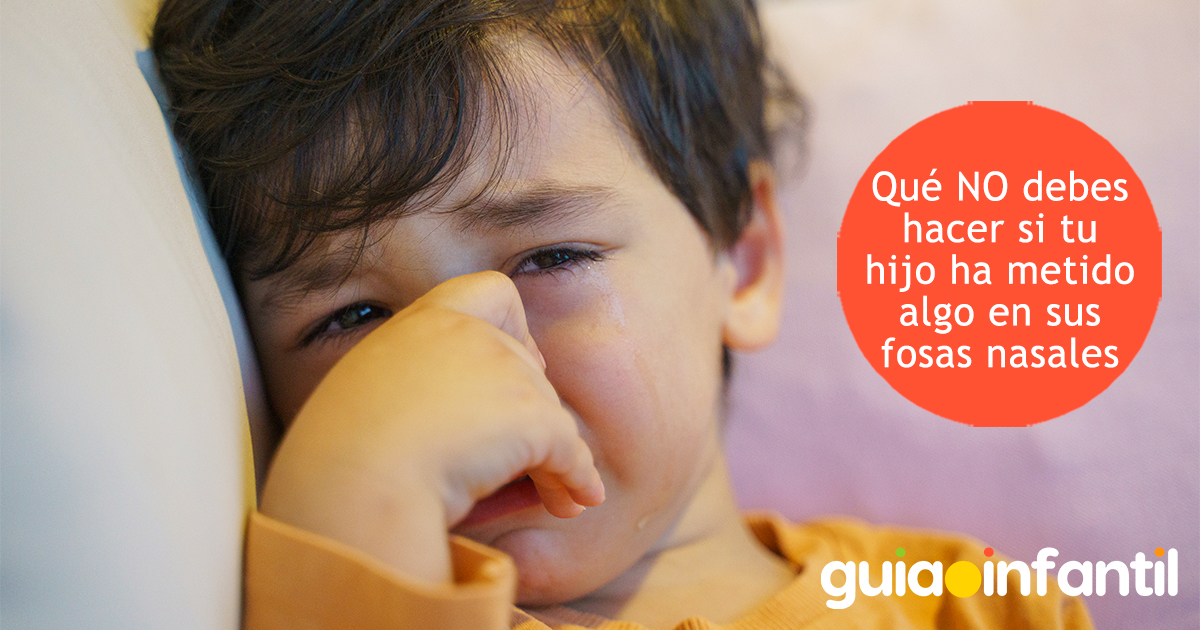Qué no hacer cuando los niños se meten objetos en la nariz