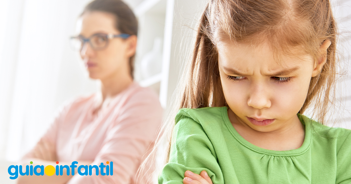 Niñas celosas de su mamá