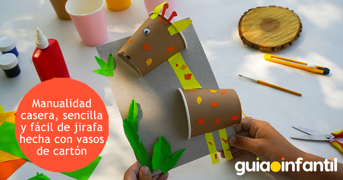 Manualidad de jirafa hecha con vasos de cartón