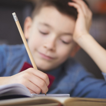 A partir de qué edad pueden (y deben) hacer dictados los niños