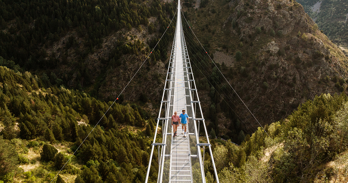 Puente tibetano en Andorra.