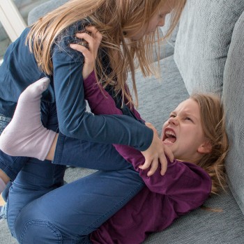 Niños con conducta agresiva - ¿Qué hacer si pegan en casa y en el aula?