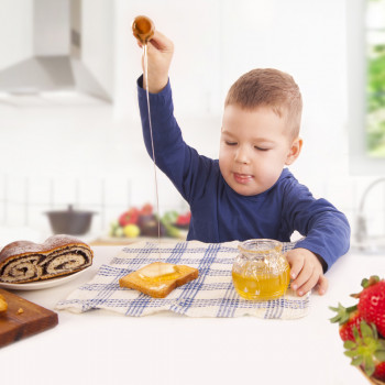El peligro de dar miel a bebés y niños menores de un año de edad