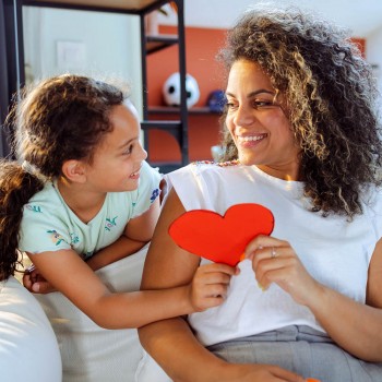 31 maravillosas frases para una madre. Dedicatorias para todos los días