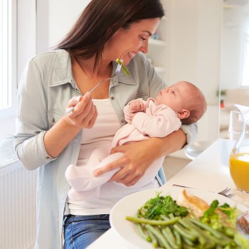 Guía de dieta posparto - ¿Qué comer tras una cesárea o parto natural?