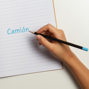 Enseña a los niños a usar la tilde de forma correcta con trucos y juegos