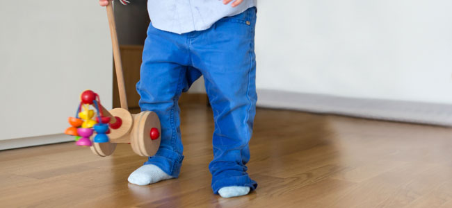 Por qué se orinan los niños encima