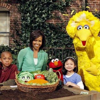 Michelle Obama y Big Bird contra la obesidad infantil