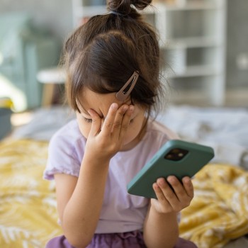 Cómo detectar problemas de visión en niños por uso excesivo de pantallas