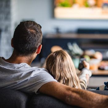 Ver películas de Navidad a lo largo del año reduce el estrés de los niños y el tuyo