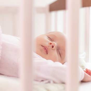17 recomendaciones para que la cuna del bebé sea un lugar seguro 
