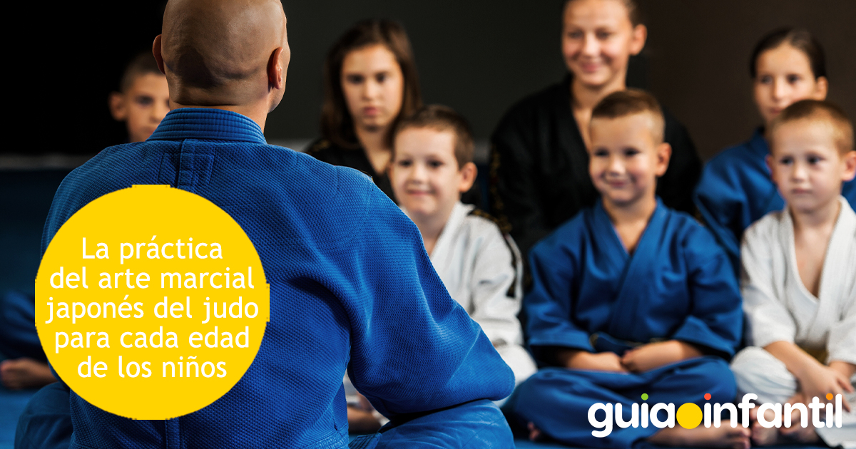 Práctica japonesa del judo para niños