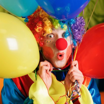 Homenaje al humor, magia y arte de los payasos para una infancia feliz