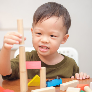 9 inspiradoras frases de María Montessori a tener en cuenta como padres
