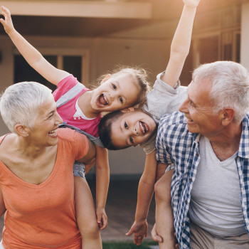 Por qué los niños se comportan mejor con los abuelos que con los padres