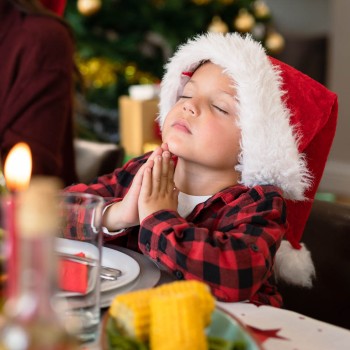 Oraciones para bendecir la mesa en Nochebuena y Navidad con los niños
