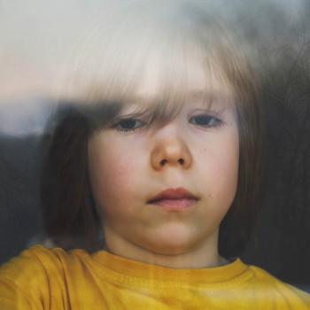 6 dañinos pensamientos que causan problemas emocionales a los niños