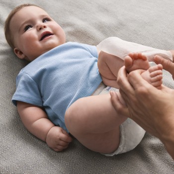 Cuidado dermatológico del recién nacido: guía para elegir las mejores toallitas