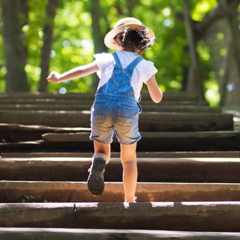 Los 4 escalones para conseguir que los niños sean más felices