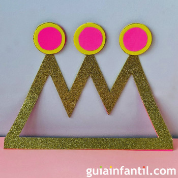 Photocall brillibrilli para tu fiesta de princesas. Manualidades infantiles