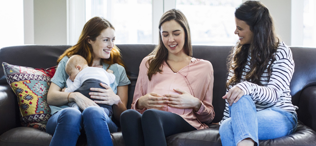 La importancia de la amistad durante la maternidad