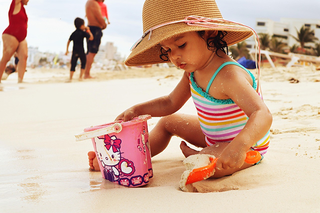 Ropa de baño para niños con protección contra el sol