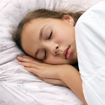 El arriesgado reto de la almohada anima a los niños a dejar de comer