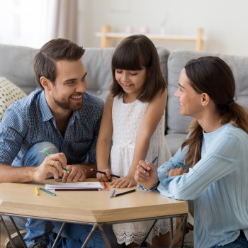 El peligro de que los padres no cuiden el lenguaje cuando hay niños delante