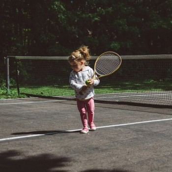¿Qué chándal para chica es mejor para deportes al aire libre y que no se desgaste rápido con el uso?