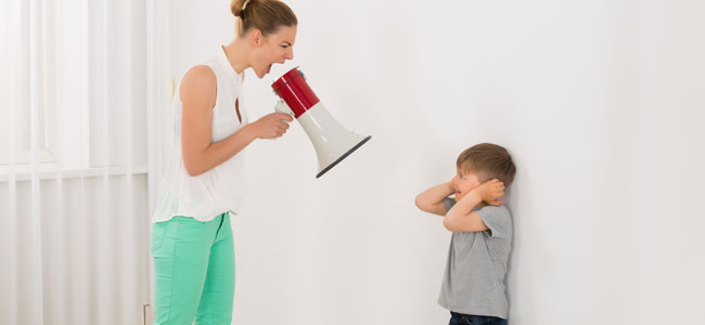 por qué no debemos gritar a los niños