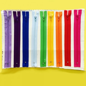 Crea tu propio juego de estimulación con cremalleras para bebés