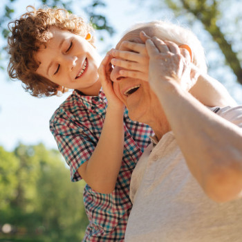 El amor de un nieto por su abuela