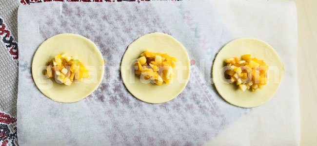 Empanadillas de melocotón. Paso 2