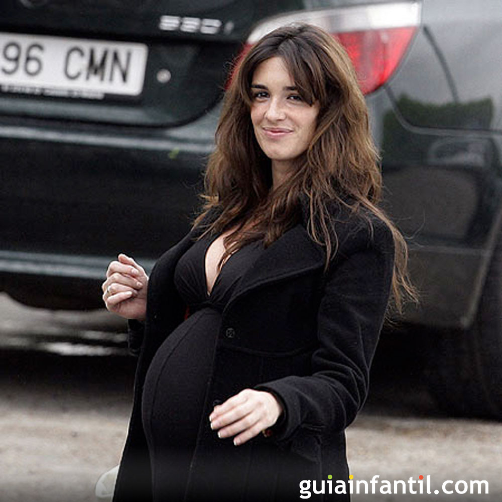 lente lona fumar La actriz Paz Vega embarazada con un vestido negro de terciopelo