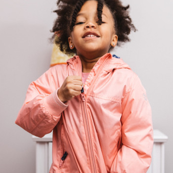 4 juegos para que los niños aprendan a vestirse solos según Montessori