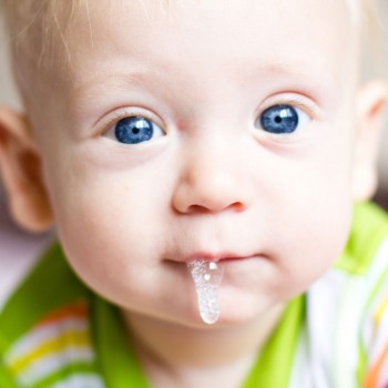 Por qué algunos niños babean más de lo normal