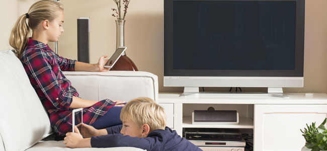 Por qué solo debes usar las nuevas tecnologías en el salón de casa